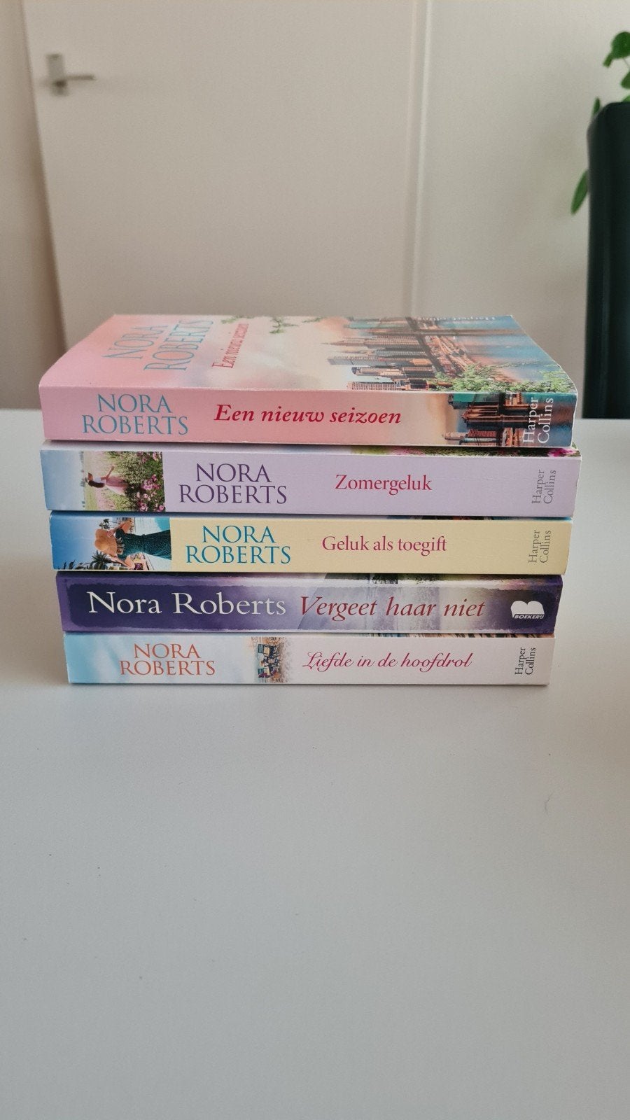 Nora Roberts boekenpakket - 11 romans, Boeken, Ophalen of Verzenden, Gelezen, Nora Roberts, Wereld overig