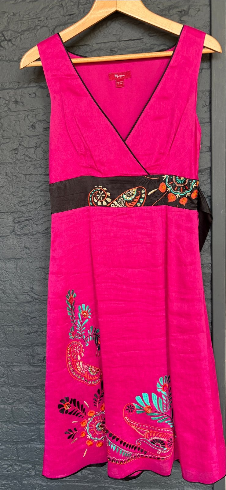 Monsoon fuchsia jurk  met borduursels en ceintuur, Maat 38/40 (M), Ophalen of Verzenden, Zo goed als nieuw, Knielengte