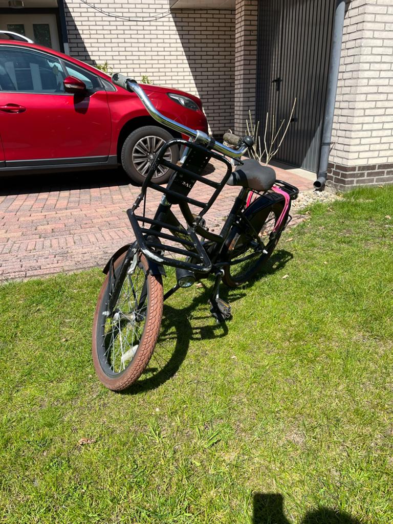 Mooie kinderfiets met voordrager, Fietsen en Brommers, Fietsen | Meisjes, Ophalen of Verzenden, Gebruikt, Terugtraprem, 24 inch