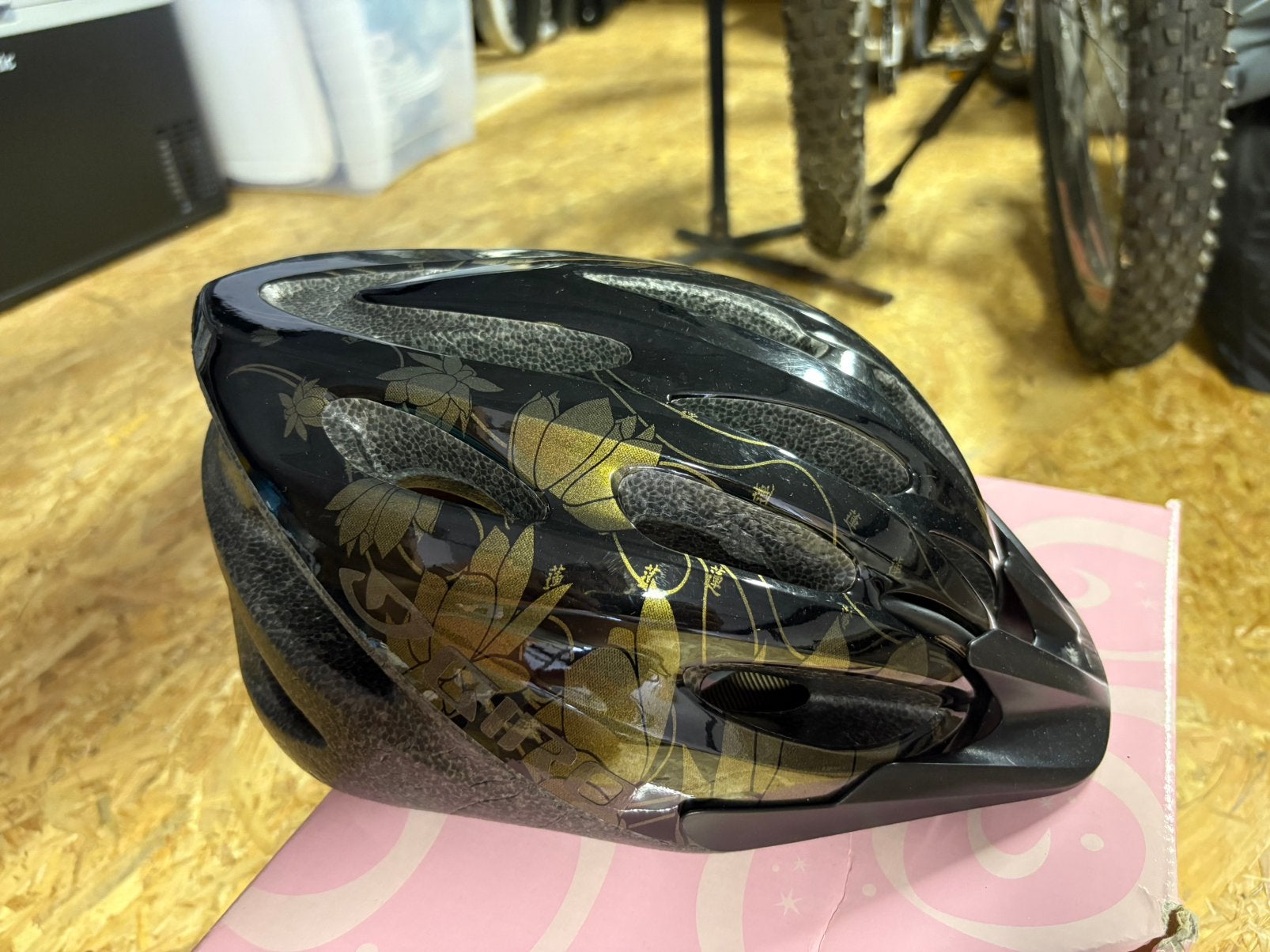 Giro Skyla dames fietshelm zwart/goud 50-57 cm, Ophalen, Dame