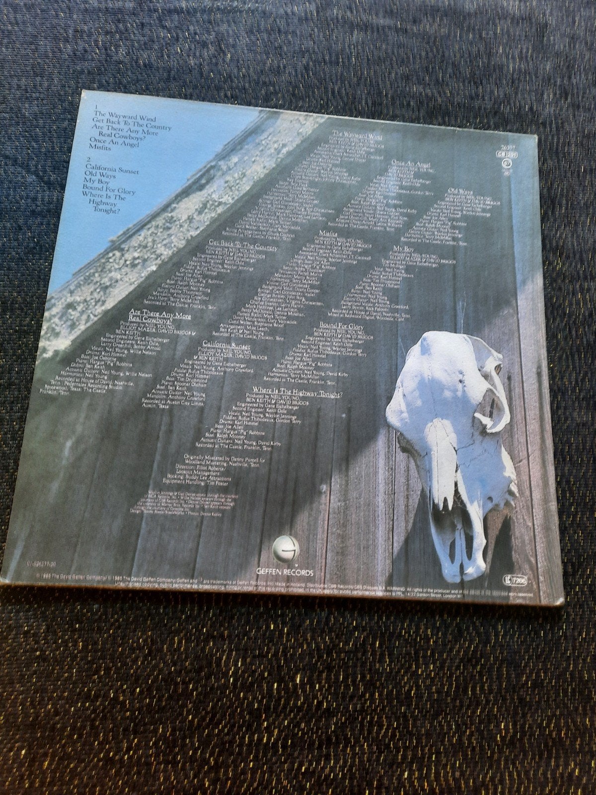 Foto 3 van Neil Young - Old Ways LP (Onbekraste staat)