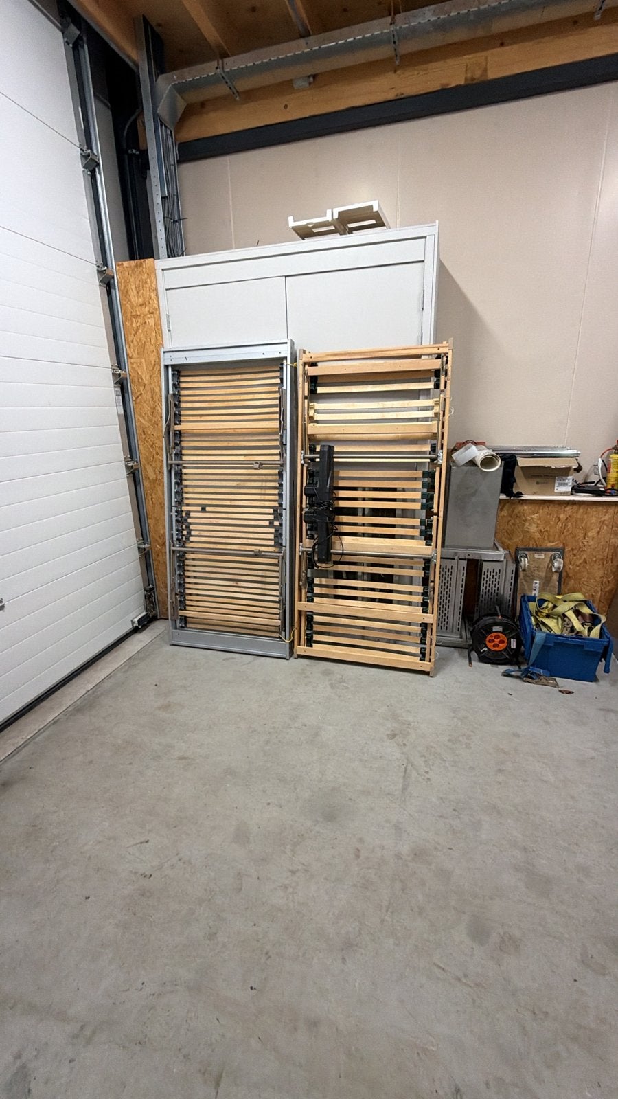 Houten bed 200x180 met verstelbare en elektrische lattenbode, Tweepersoons, Ophalen of Verzenden, 180 cm, 200 cm