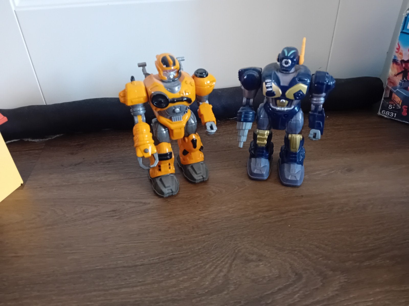 2 robots, robot met geluid, robots die lopen merk hap-p-kid, Ophalen of Verzenden