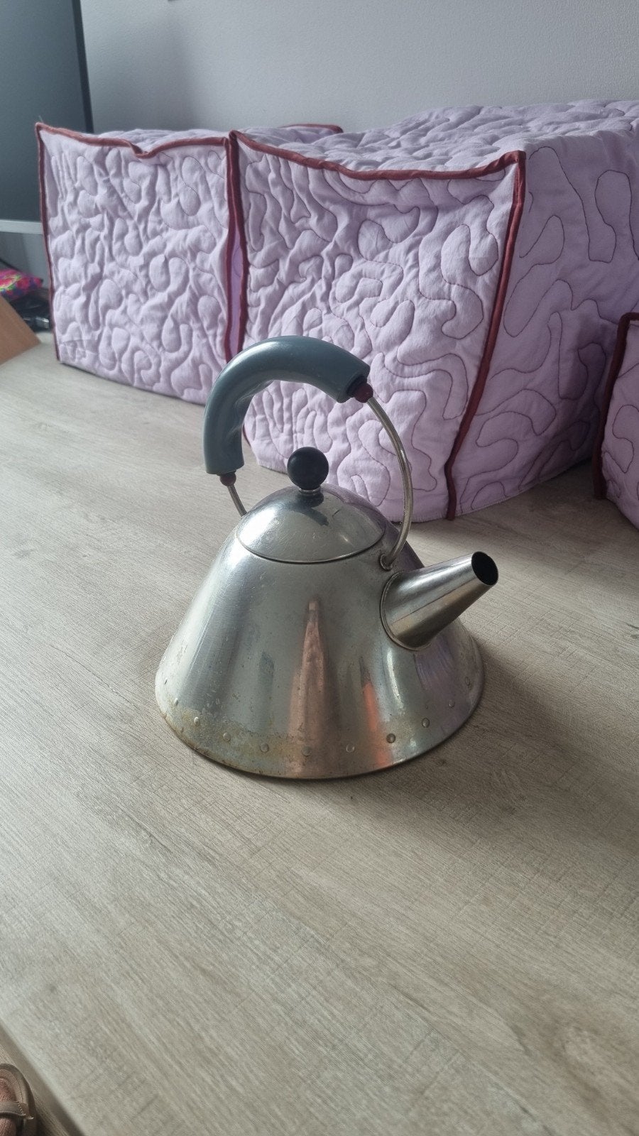 Alessi fluitketel - heeft opknapbeurt nodig, Huis en Inrichting, Keuken | Keukenbenodigdheden, Theepot/fluitketel, Gebruikt, Zilver