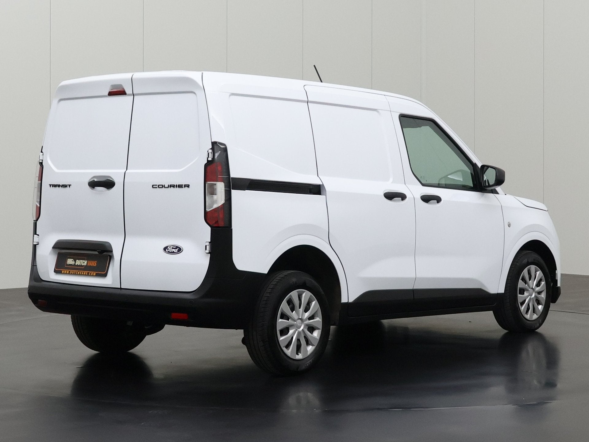 Ford Transit Courier Ecoblue | Navigatie | Camera | Airco |, Auto's, Bestelauto's, Gebruikt, Zwart, Multifunctioneel stuurwiel