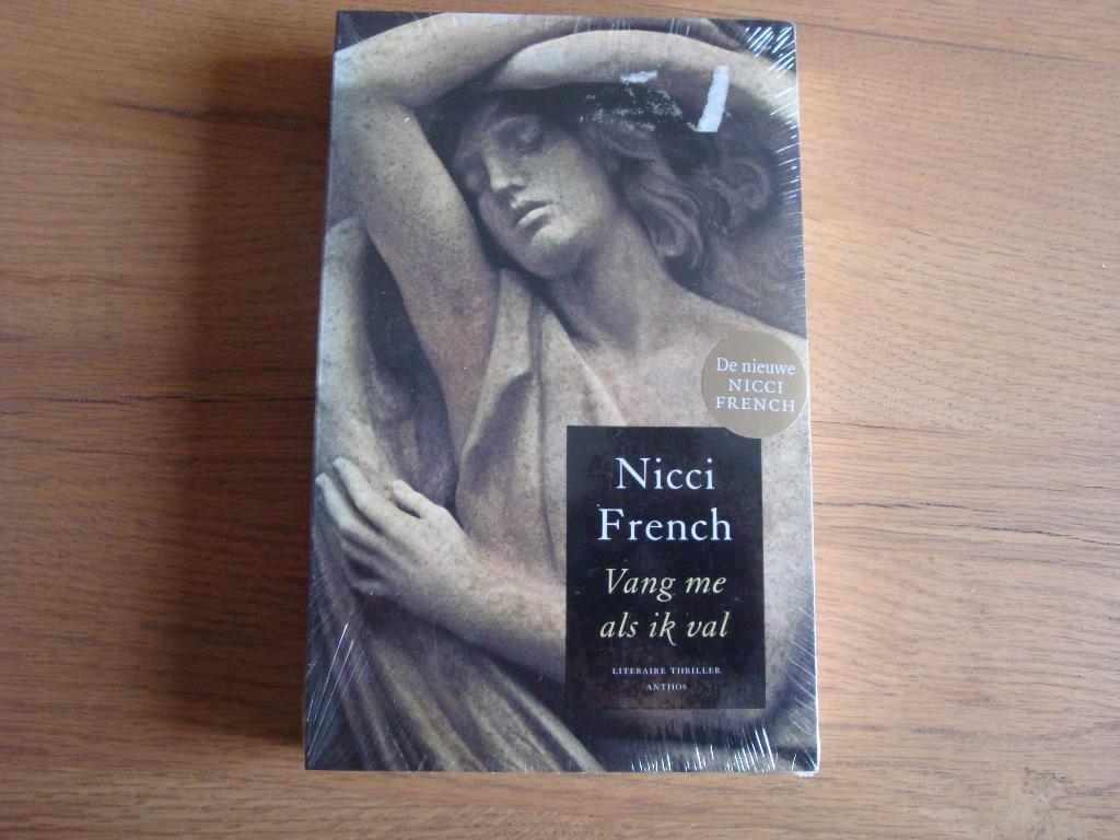 Boek Nicci French Vang me als ik val nieuw in seal, Ophalen of Verzenden, Nieuw, Nicci French, Nederland