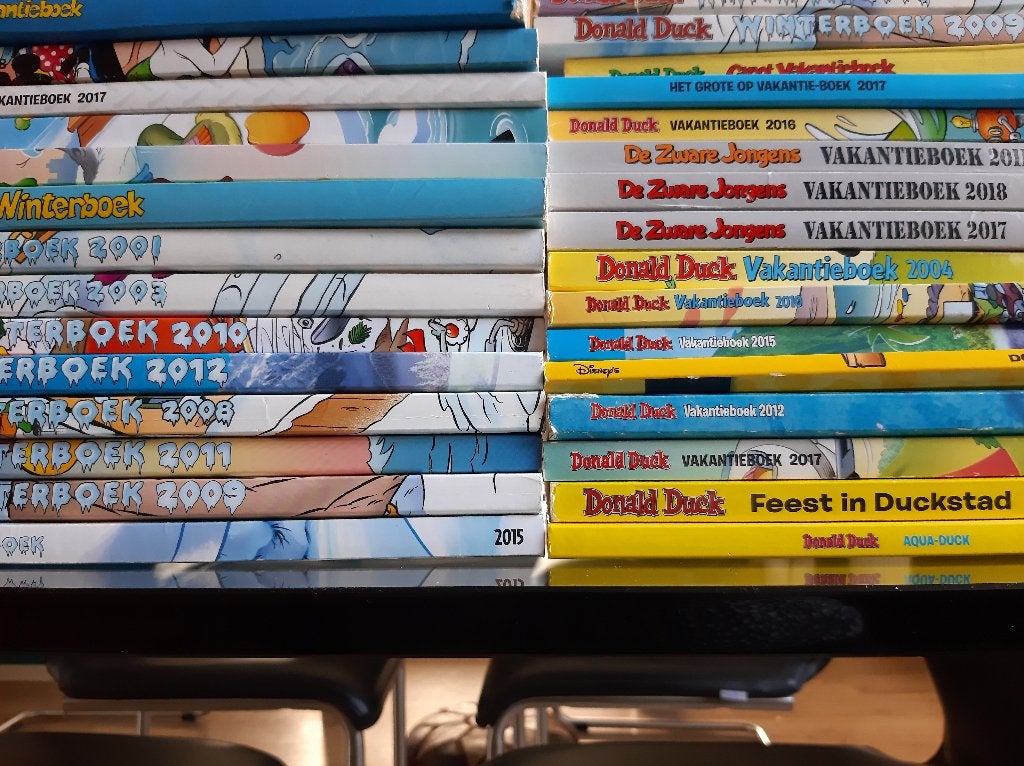 Donald Duck vakantie boeken, winter boeken, Boeken, Meerdere stripboeken, Ophalen of Verzenden, Gelezen