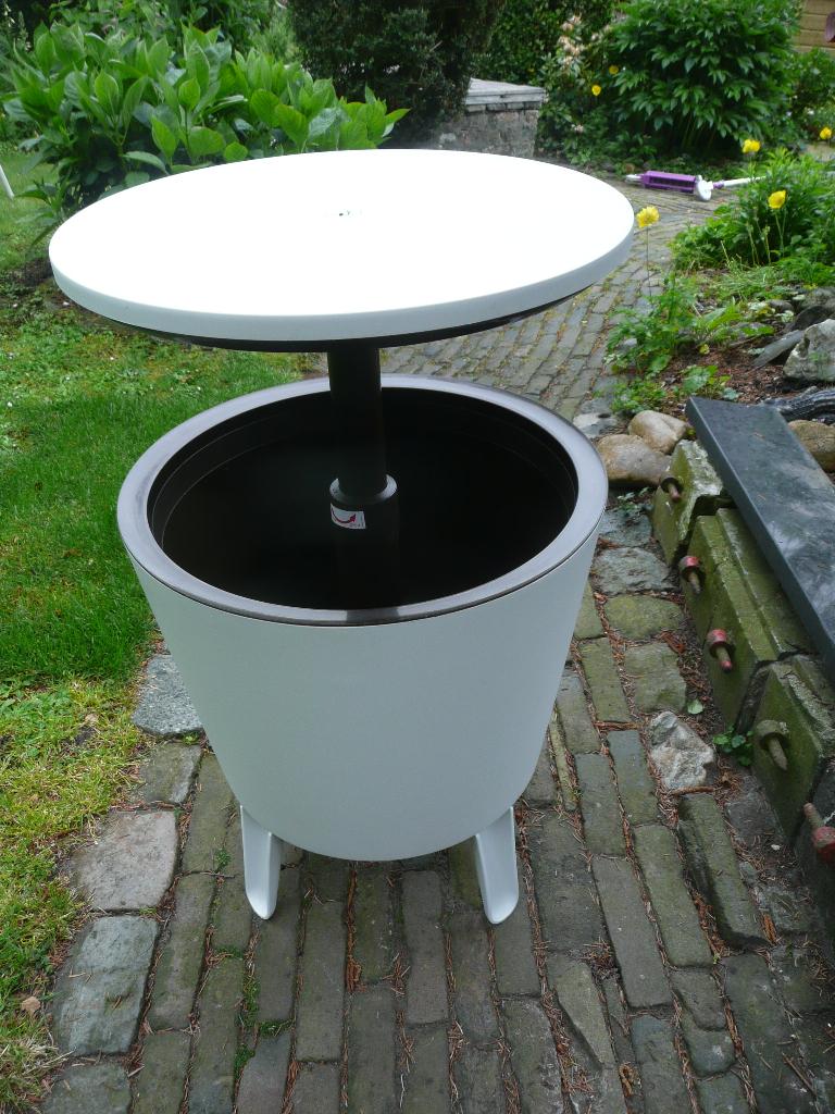 Cool bar party tafel, Ophalen, Gebruikt, Rond, Kunststof