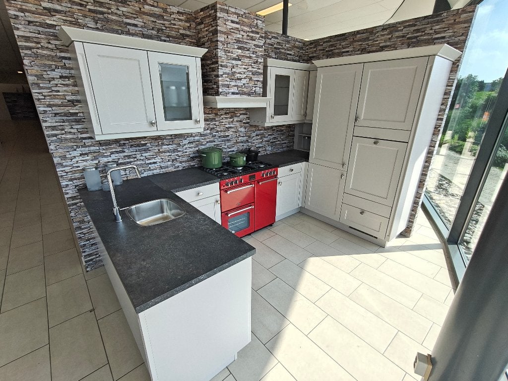 Nobilia Keuken 977 Chalet zand mat, Ophalen, U-keuken, Zo goed als nieuw, Kunststof
