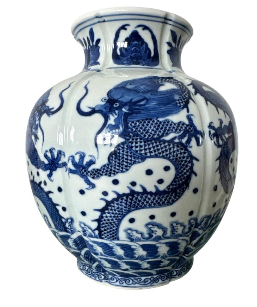Antiek Chinees porseleinen vaas met decor van draken etc., Ophalen of Verzenden