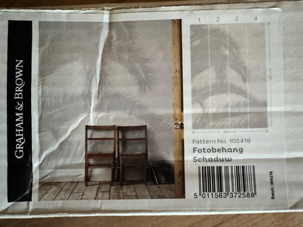 Fotobehang Schaduw (dessin 105418) - Graham & Brown, Huis en Inrichting, Stoffering | Behang, Grijs, minder dan 10 m², Ophalen of Verzenden