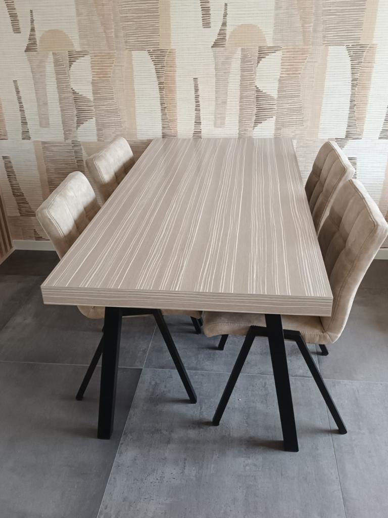 Moderne eettafel met 4 stoelen, Huis en Inrichting, Tafels | Eettafels, Gebruikt, 50 tot 100 cm, 150 tot 200 cm, Modern