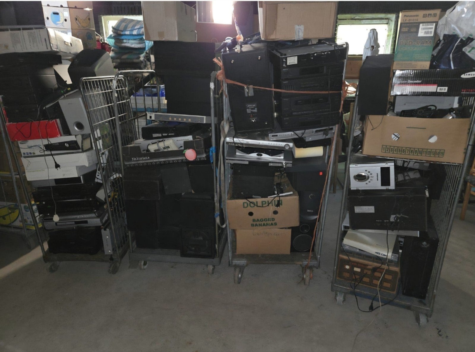 partij elektronische apparatuur elektronica, bruingoed, Ophalen