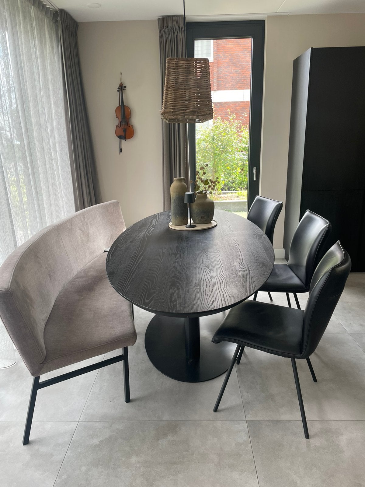 Ovale eettafel met bank en stoelen, Ophalen