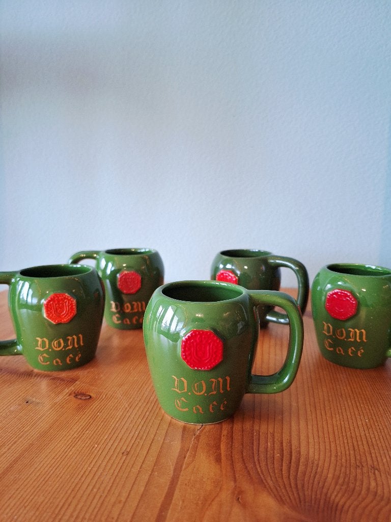 5 Franse, groene D.O.M. koffiemokjes of likeurkopjes, Ophalen of Verzenden