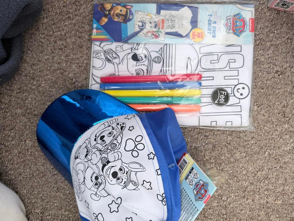 Paw Patrol T-shirt & Pet om zelf in te kleuren (Nieuw), Ophalen of Verzenden, Nieuw, Jongen of Meisje