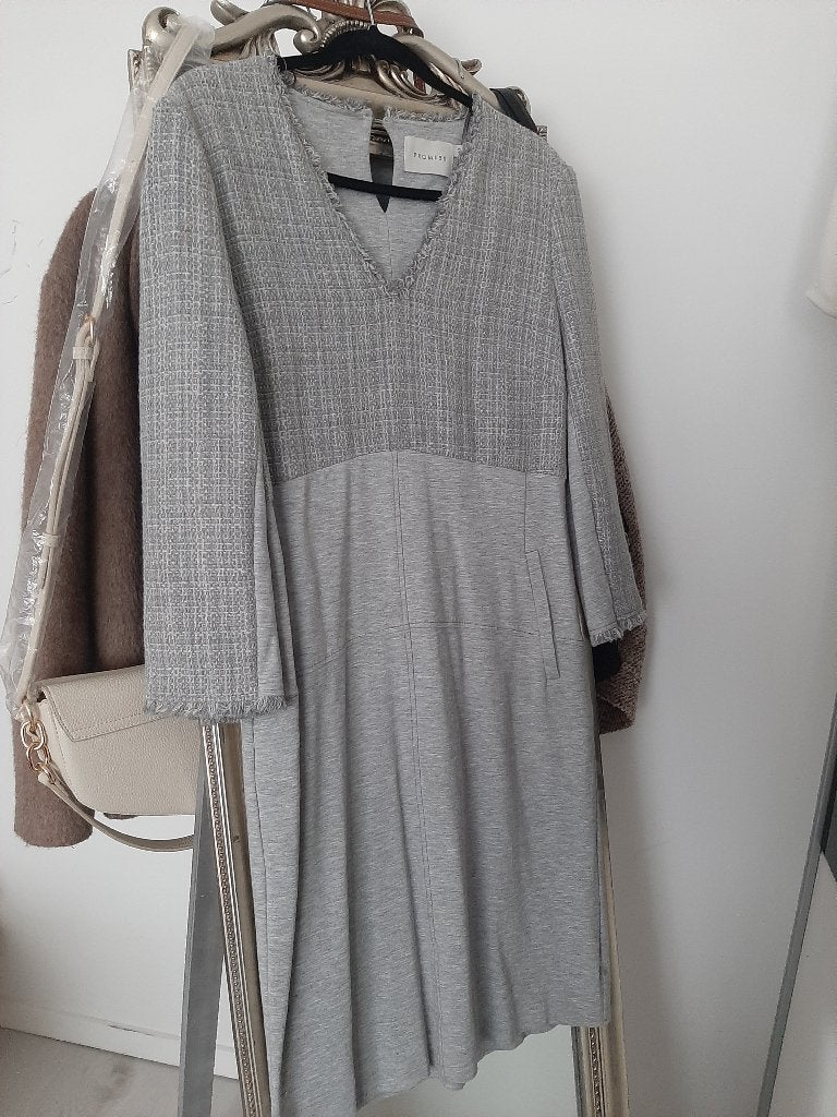 Promiss boucle tweed jurk lichtgrijs maat 40 42, Maat 38/40 (M), Promiss, Verzenden, Zo goed als nieuw