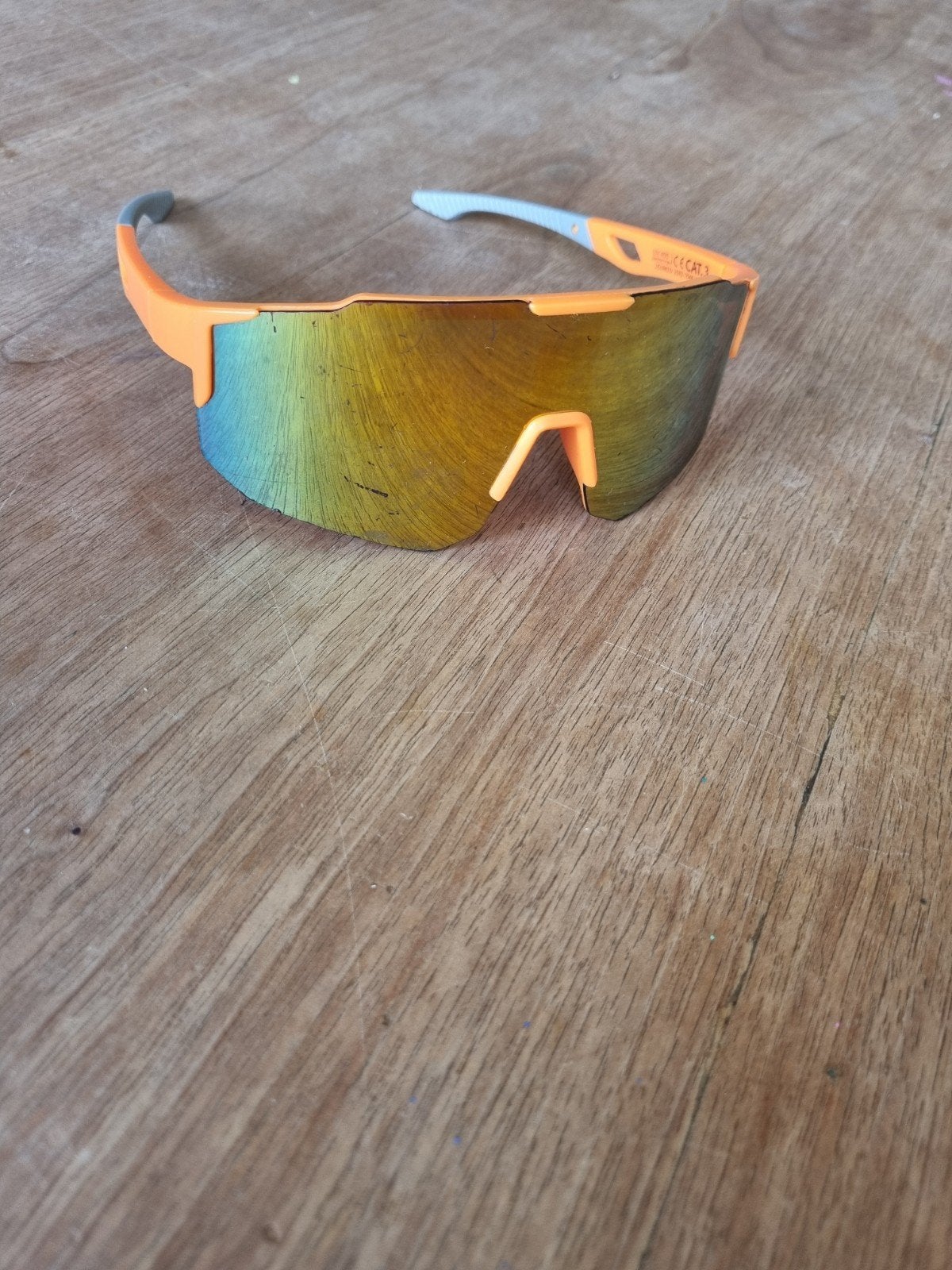 Sportieve Oranje Zonnebril met Spiegelglazen, Overige merken, Gebruikt, Zonnebril, Oranje