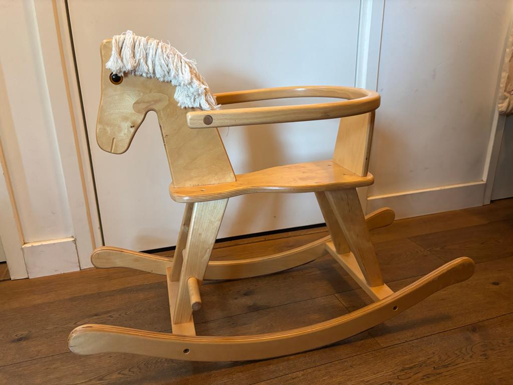 Hobbelpaard van Petite Amelie, Kinderen en Baby's, Speelgoed | Houten speelgoed, Ophalen, Gebruikt, Rij- of Hobbelspeelgoed