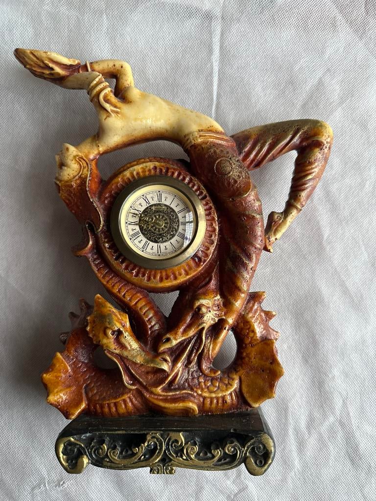 Antieke Tafelklok met Draak en Vrouwelijk Figuur, Ophalen