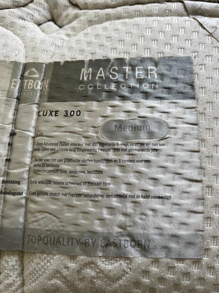 Gratis 2x matrassen Eastborn Luxe 300 medium, Gebruikt, 90 cm, Eenpersoons, Ophalen of Verzenden