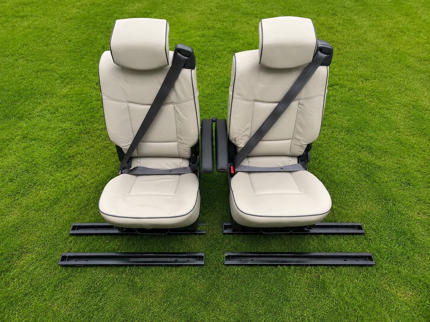 2 leren Stoelen voor zelfbouw Oldtimer Mercedes Bus,Camper., Ophalen, Gebruikt, Triumph
