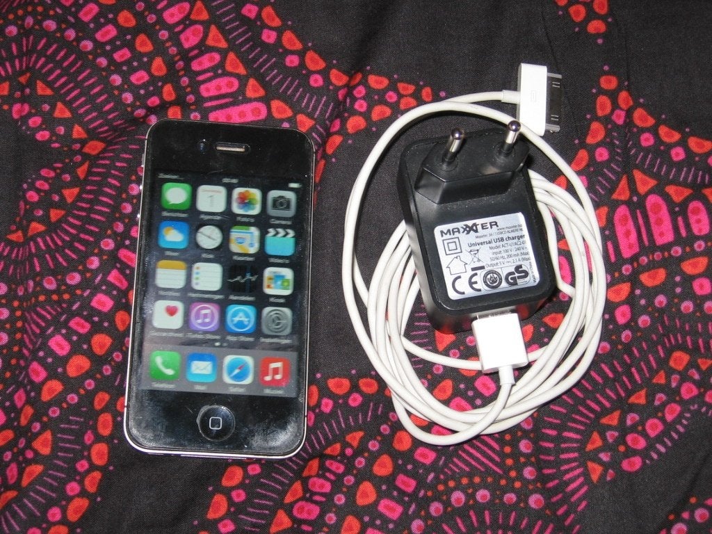 iPhone 4 Zwart 16GB met oplader, Telecommunicatie, Mobiele telefoons | Apple iPhone, Ophalen, Gebruikt, 16 GB, Zwart