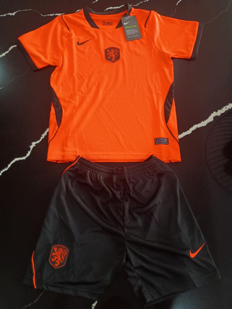 Nederlands elftal tenue maat 140, Sport en Fitness, Voetbal, Set, Maat XS of kleiner, Nieuw, Ophalen of Verzenden