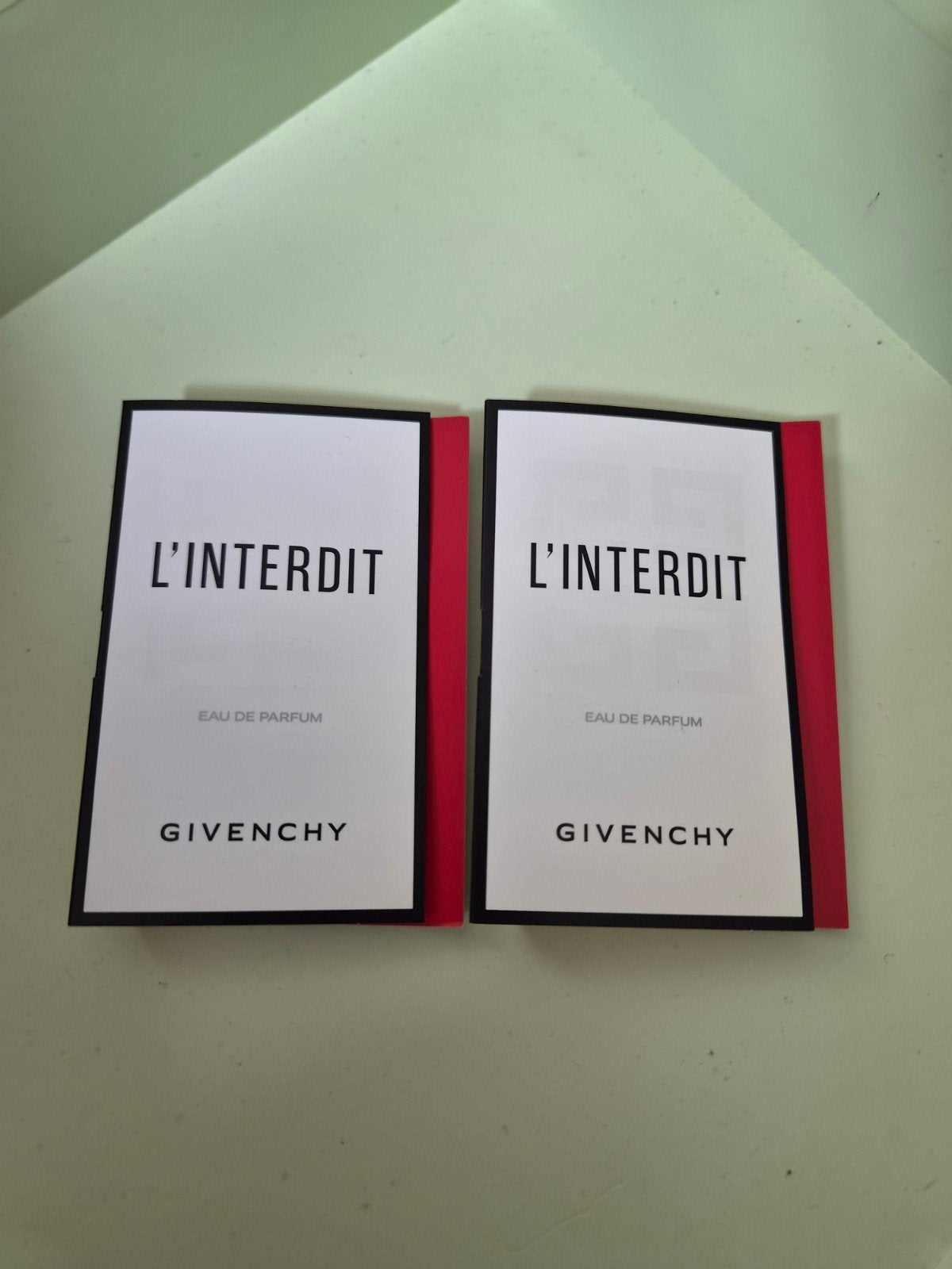 Givenchy l interdit eau de parfum 2x1ml, Ophalen of Verzenden, Nieuw