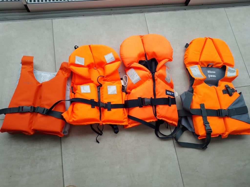 Zwemvesten voor baby en  kinderen  - Diverse maten, Watersport en Boten, Watersportkleding, Gebruikt, Reddingsvest of Zwemvest