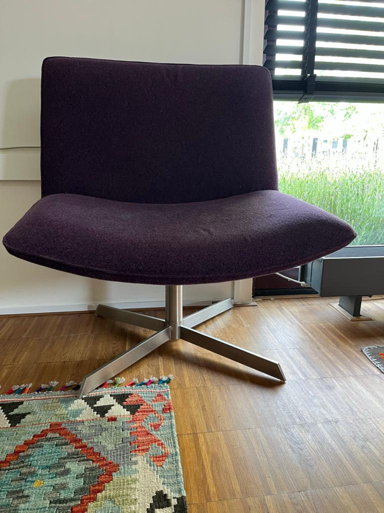 Paarse Draai Fauteuil - Comfortabel en Stijlvol, Ophalen, Gebruikt, Stof, 75 tot 100 cm