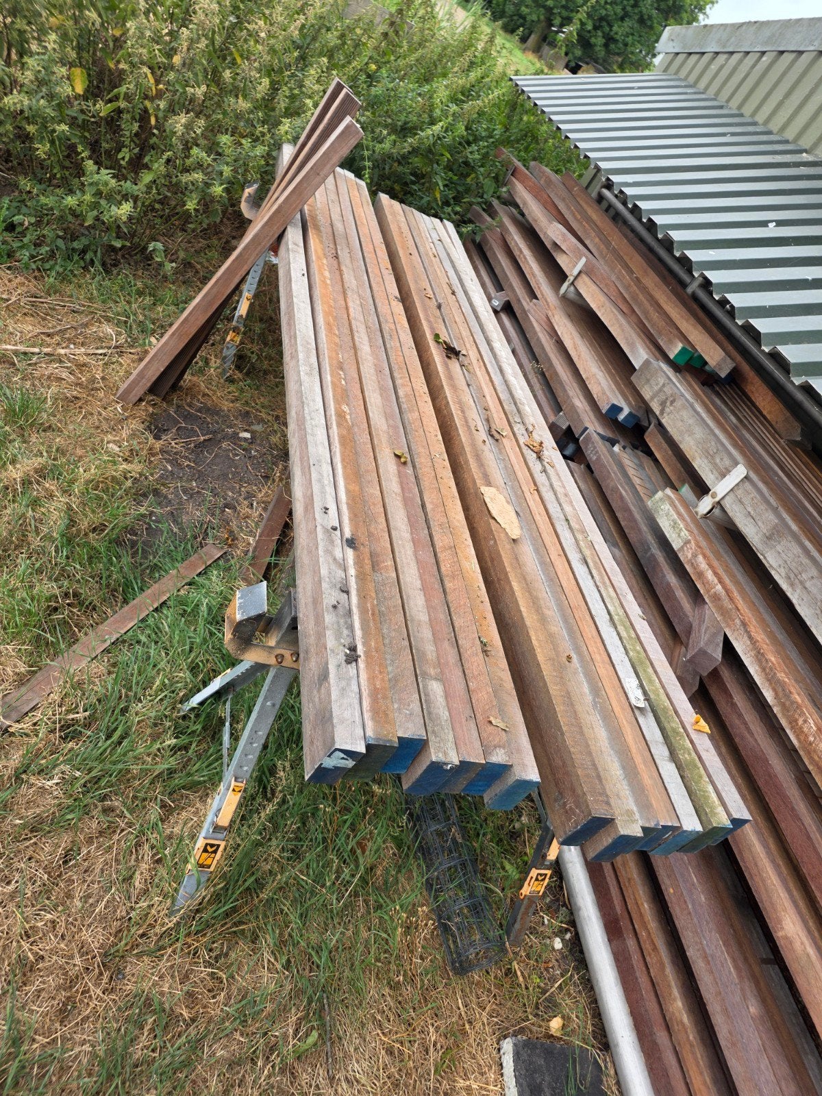 Azobé palen en balken voor steiger, schutting of vlonder, Doe-het-zelf en Verbouw, Hout en Planken, Ophalen, Nieuw, 250 tot 300 cm
