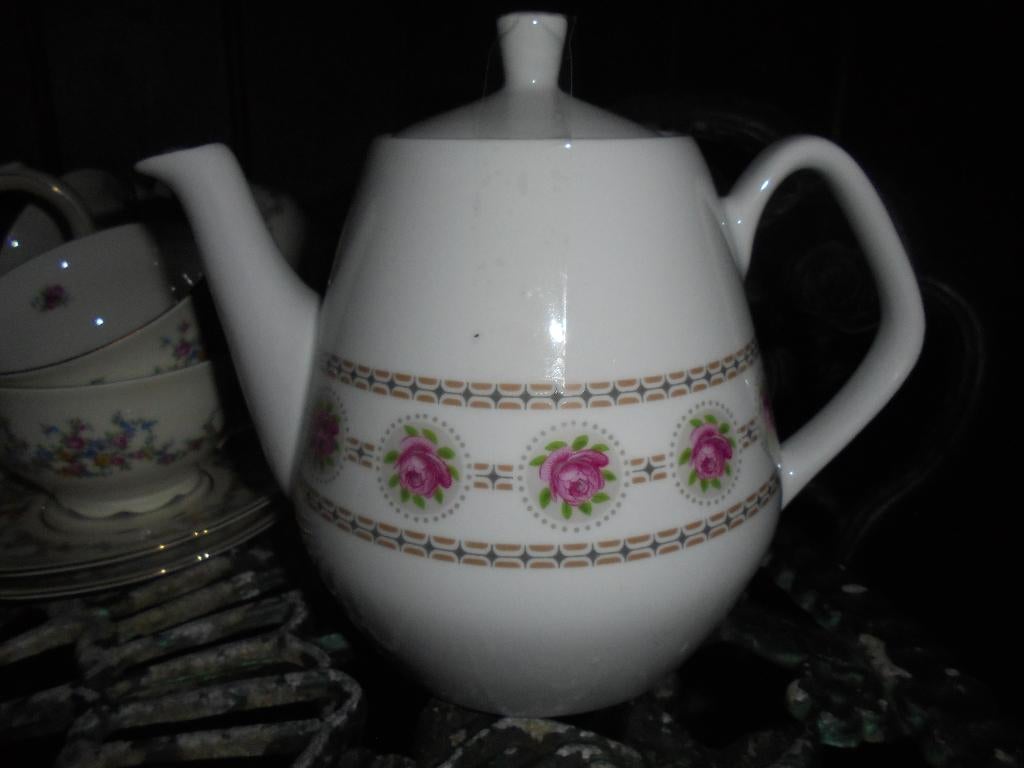 Klein Theepotje MOSA met roze roosjes rand, Ophalen of Verzenden