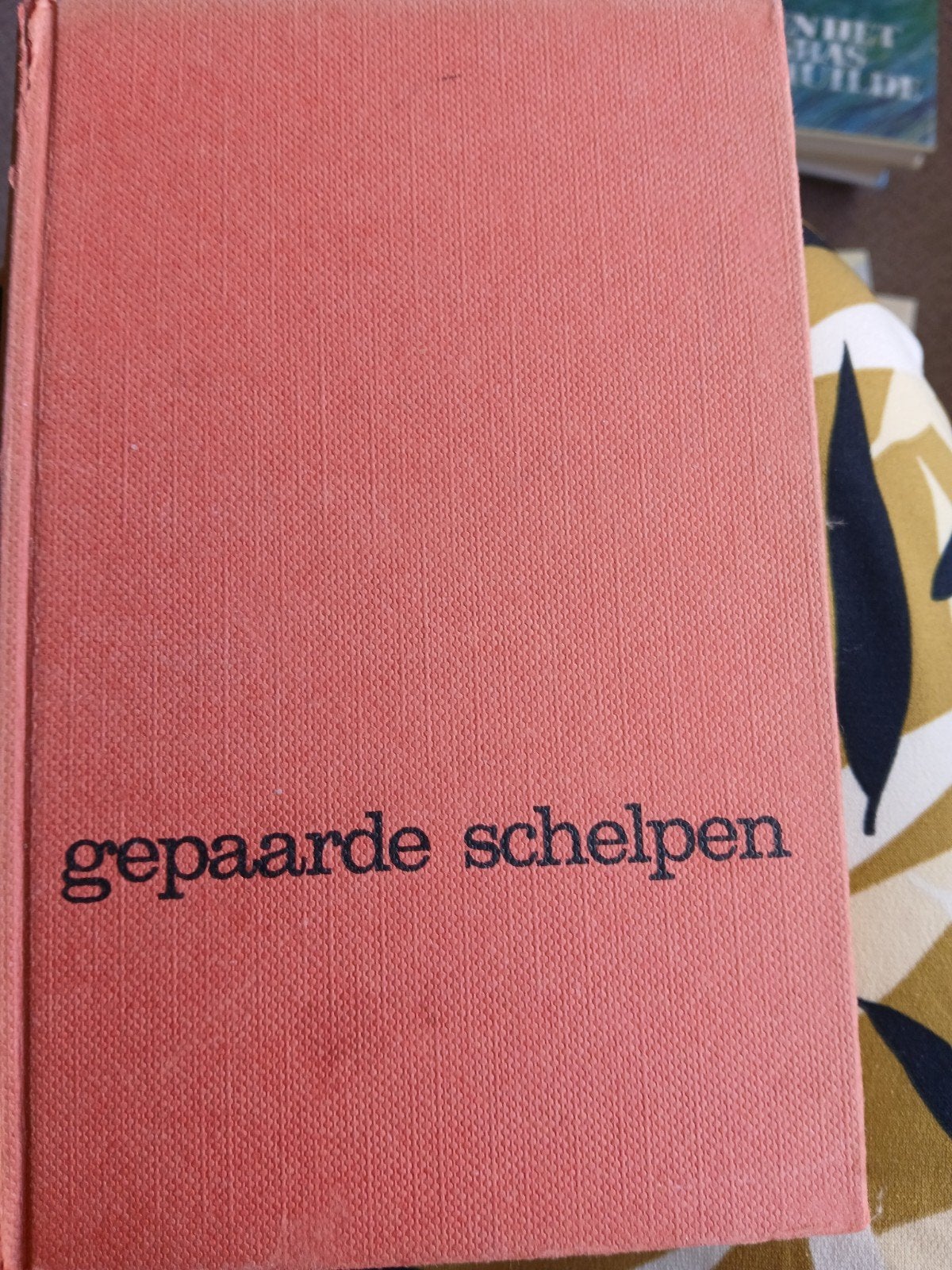 Rie van Rossum.  Gepaarde schelpen, Ophalen, Gelezen