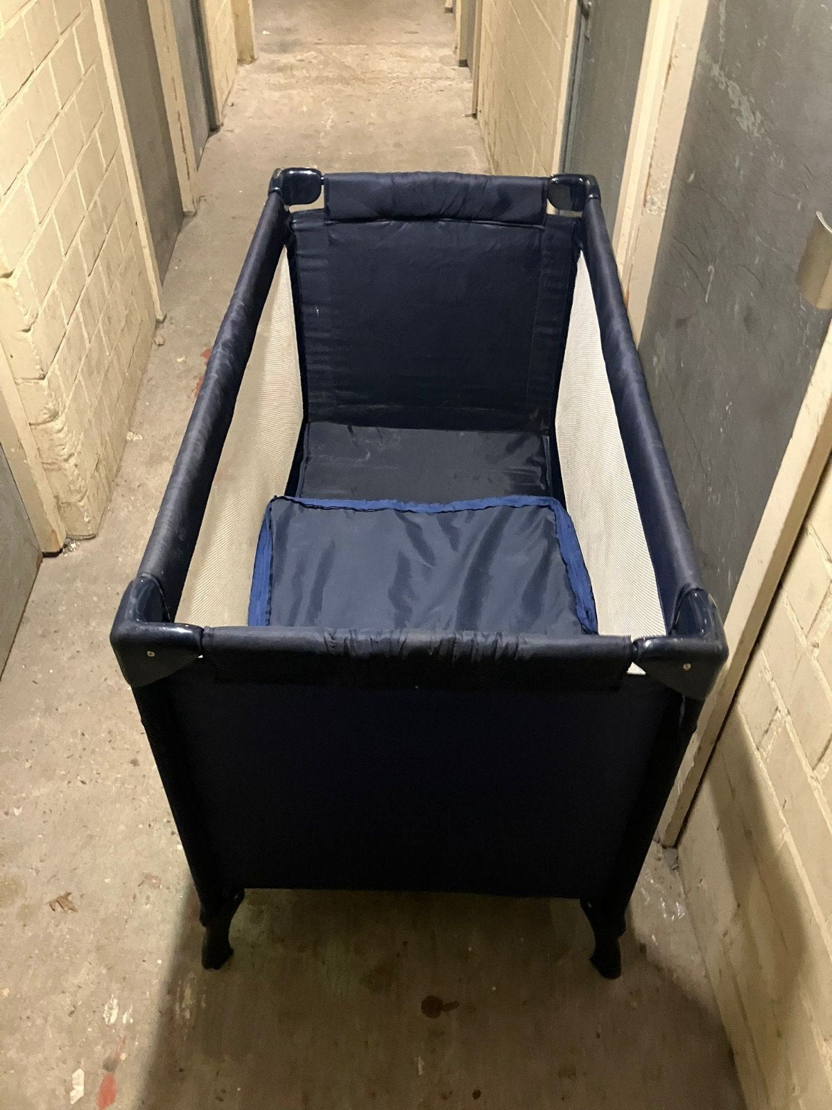 Camping bed, Kinderen en Baby's, Babywiegjes en Ledikanten, Ophalen, Zo goed als nieuw, Reisbedje
