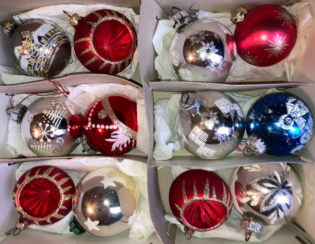 Oude kerstbal deukbal in doos nr 99, Diversen, Ophalen of Verzenden, Gebruikt
