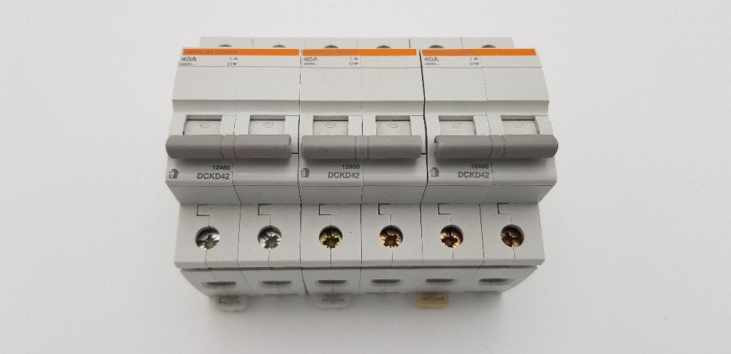 Merlin Gerin Groepenkast Hoofdschakelaar DCKD42 40A 2P (3x), Gebruikt, Onbekend, Ophalen of Verzenden, Onbekend