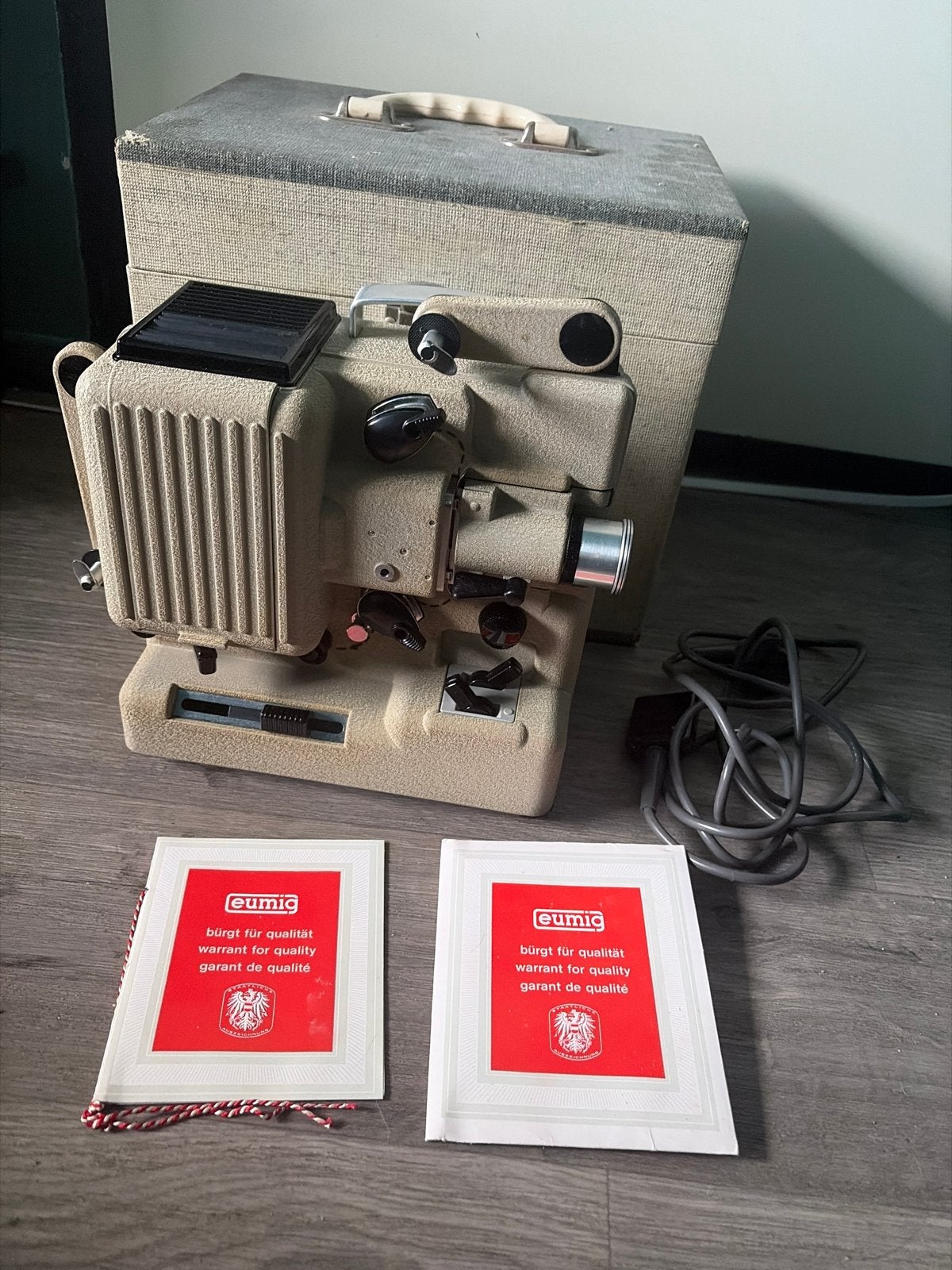 Vintage Eumig P8 Automatic Movie Projector met Koffer, Audio, Tv en Foto, Ophalen of Verzenden, Gebruikt