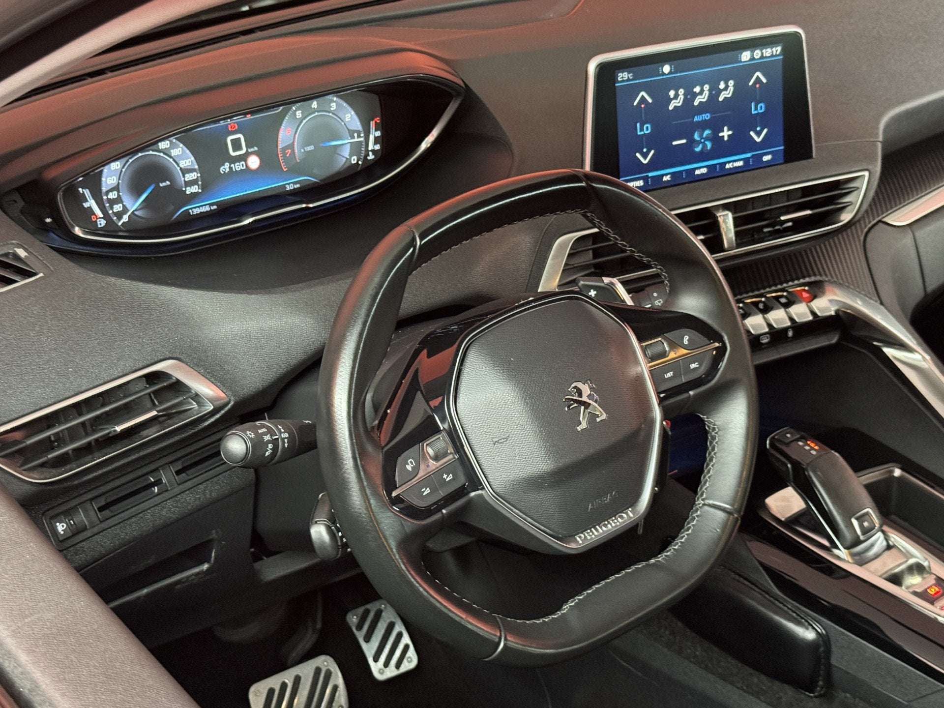 Peugeot 5008 1.2 PureTech Blue Lease Executive | Automaat |, Gebruikt, 1199 cc, Zwart, 19 km/l