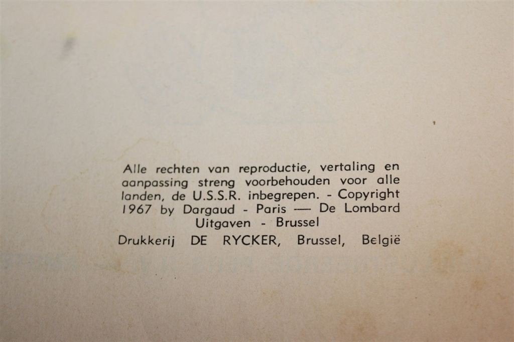Het Gouden Snoeimes — Asterix de Galliër 1967 1e Druk SC, Boeken, Eén stripboek, Ophalen of Verzenden, Gelezen