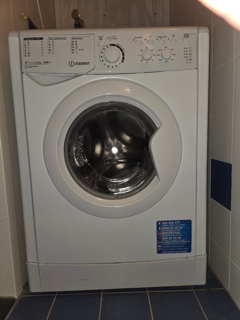 Wasmachine, Ophalen, 1200 tot 1600 toeren, Gebruikt, 8 tot 10 kg