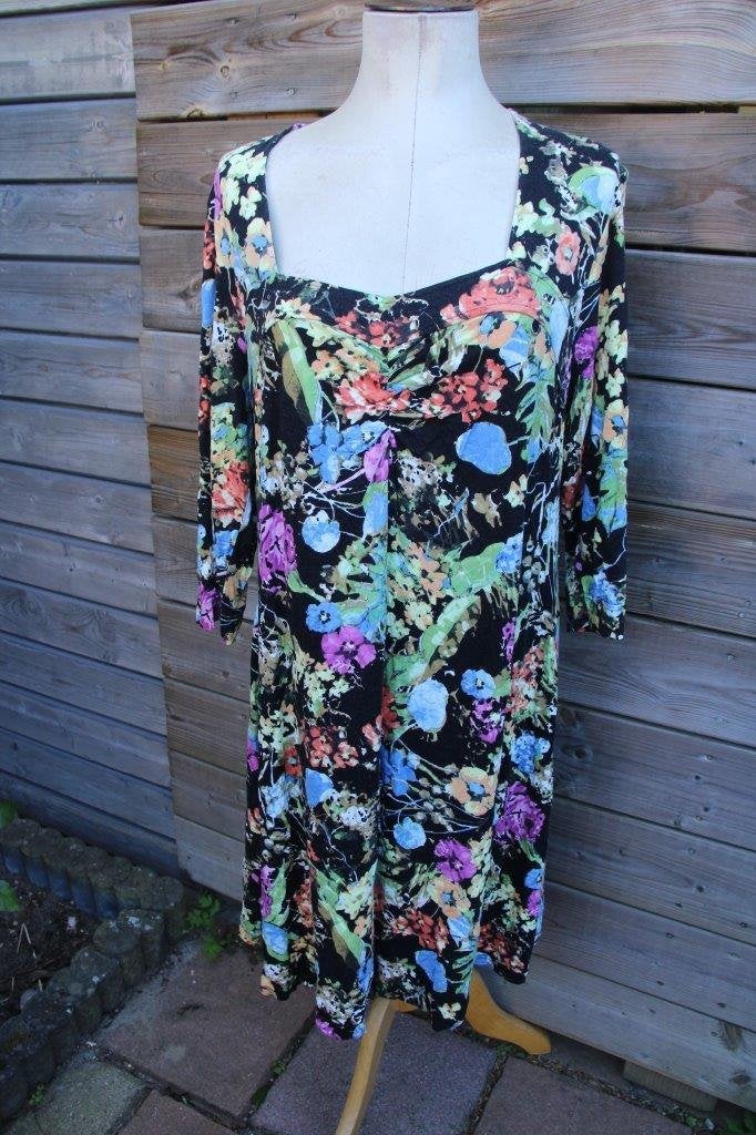 Jurk zwart/ kleur Sybel mt 2 Vaste prijs OPRUIMING, Kleding | Dames, Zwart, Maat 46/48 (XL) of groter, Ophalen of Verzenden, Knielengte