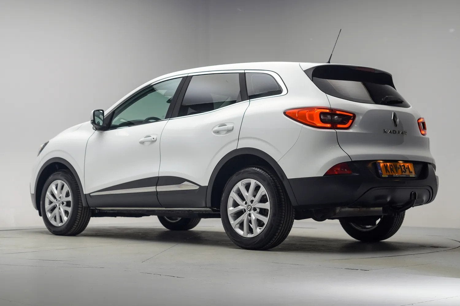 Renault Kadjar 1.2 TCe Intens [ Trekhaak Clima LED Cruise ], Voorwielaandrijving, Kadjar, 4 cilinders, Wit