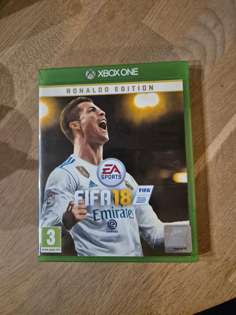 FIFA 18 - Edition Ronaldo, Spelcomputers en Games, Games | Xbox 360, Zo goed als nieuw, Sport, 3 spelers of meer, Vanaf 3 jaar