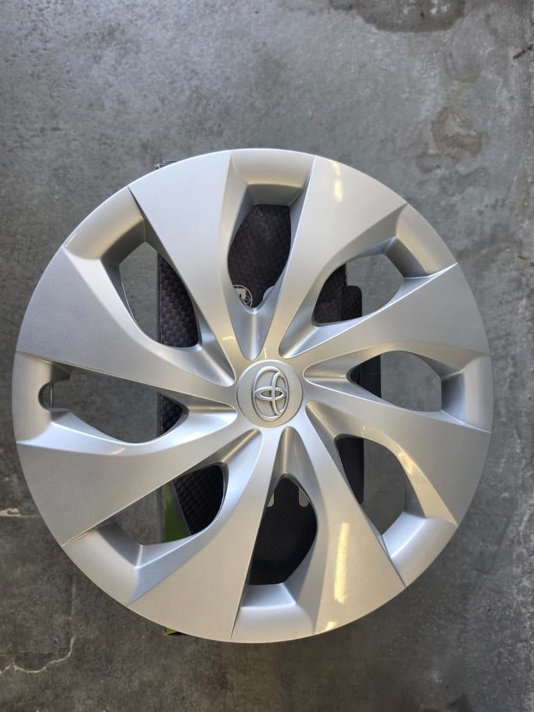 Toyota Wieldoppen 16" inch - Zo goed als nieuw (4 stuks), Auto diversen, Wieldoppen, Ophalen of Verzenden
