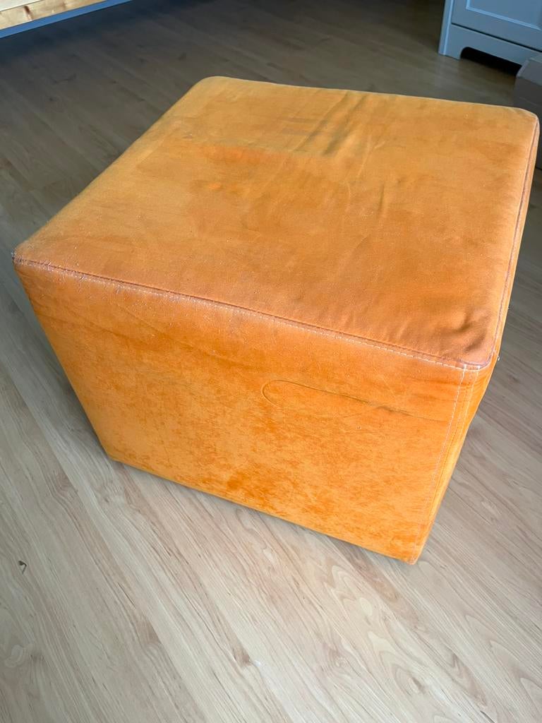 Oranje poef 50x50x43 cm (lxbxh), Ophalen, Rond, Minder dan 50 cm, Zo goed als nieuw