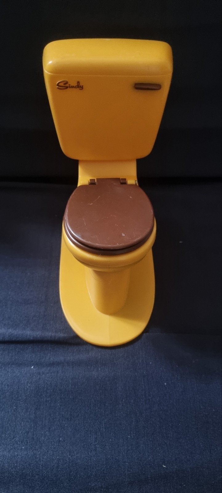 Sindy toilet met wc mat jaren 60 - 70 Pedigree, Ophalen of Verzenden, Zo goed als nieuw, Poppenhuis
