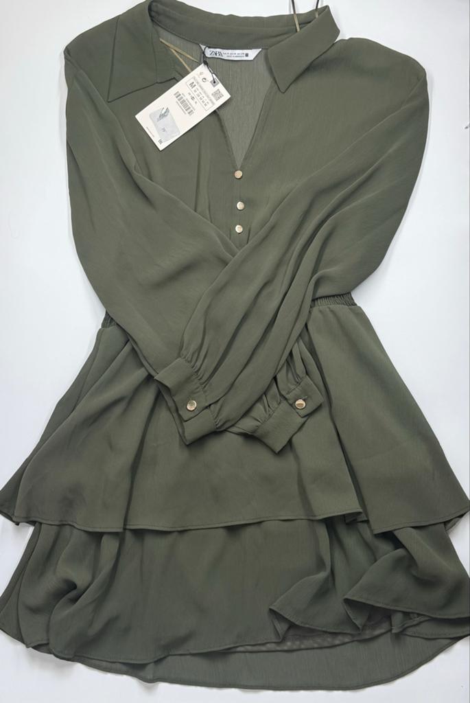Nieuwe Zara jurk - Khaki met ruches en gouden knopen, Maat 38/40 (M), Verzenden, Nieuw, Boven de knie