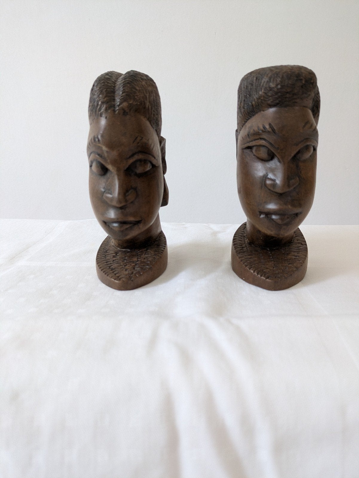 Prachtige Set Afrikaanse Houten Bustes – Handgesneden Koppel, Hout, Bruin, Afrika, Ophalen of Verzenden