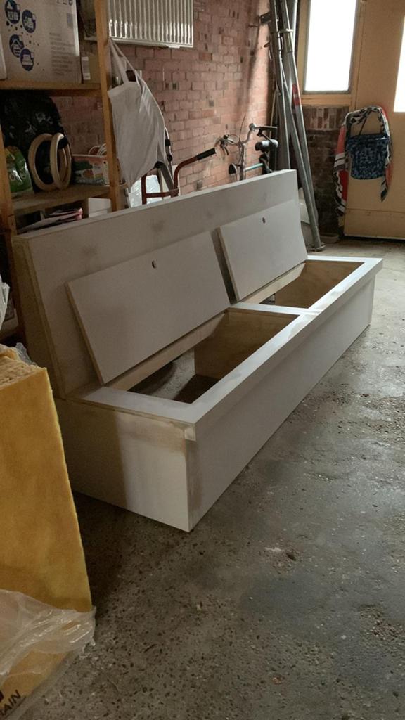 Maatwerk bank met opbergruimte en comfortabele rugleuning, Ophalen, Minder dan 75 cm, Zo goed als nieuw, Stof